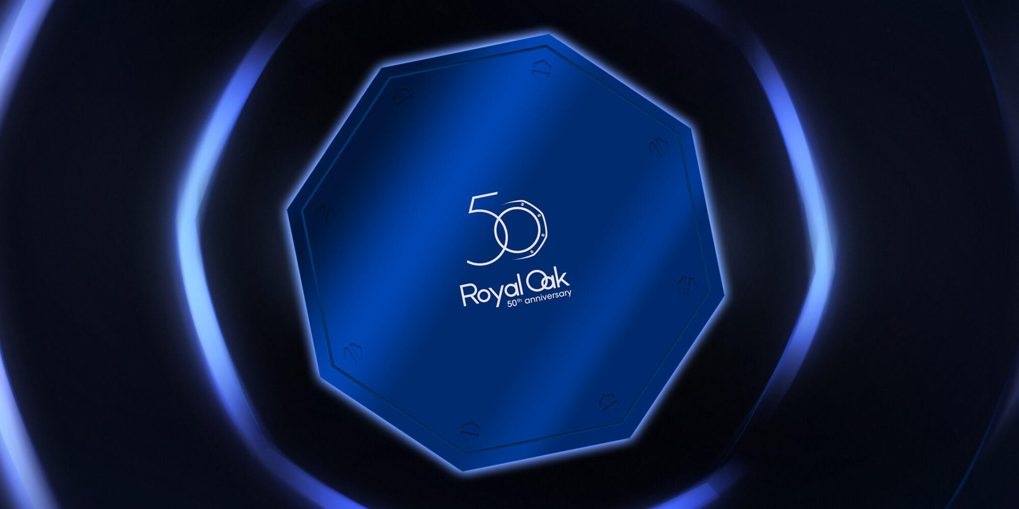 Royal Oak gift-box on dark background